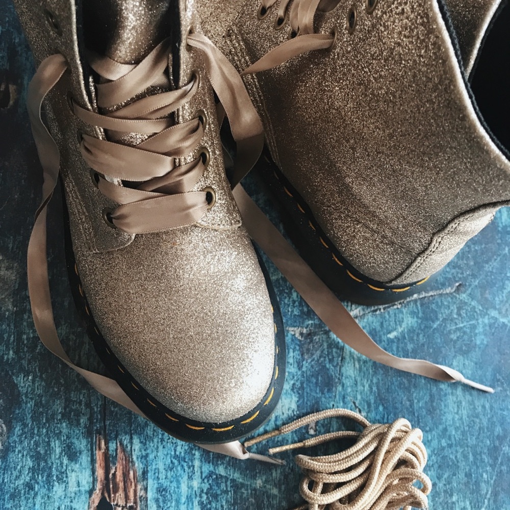 Dr Martens 1460 Pascal Gold Glitter